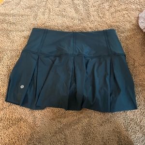 Lululemon Size 8 Teal Skirt! Great Condition!
